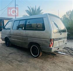 نيسان فانيت